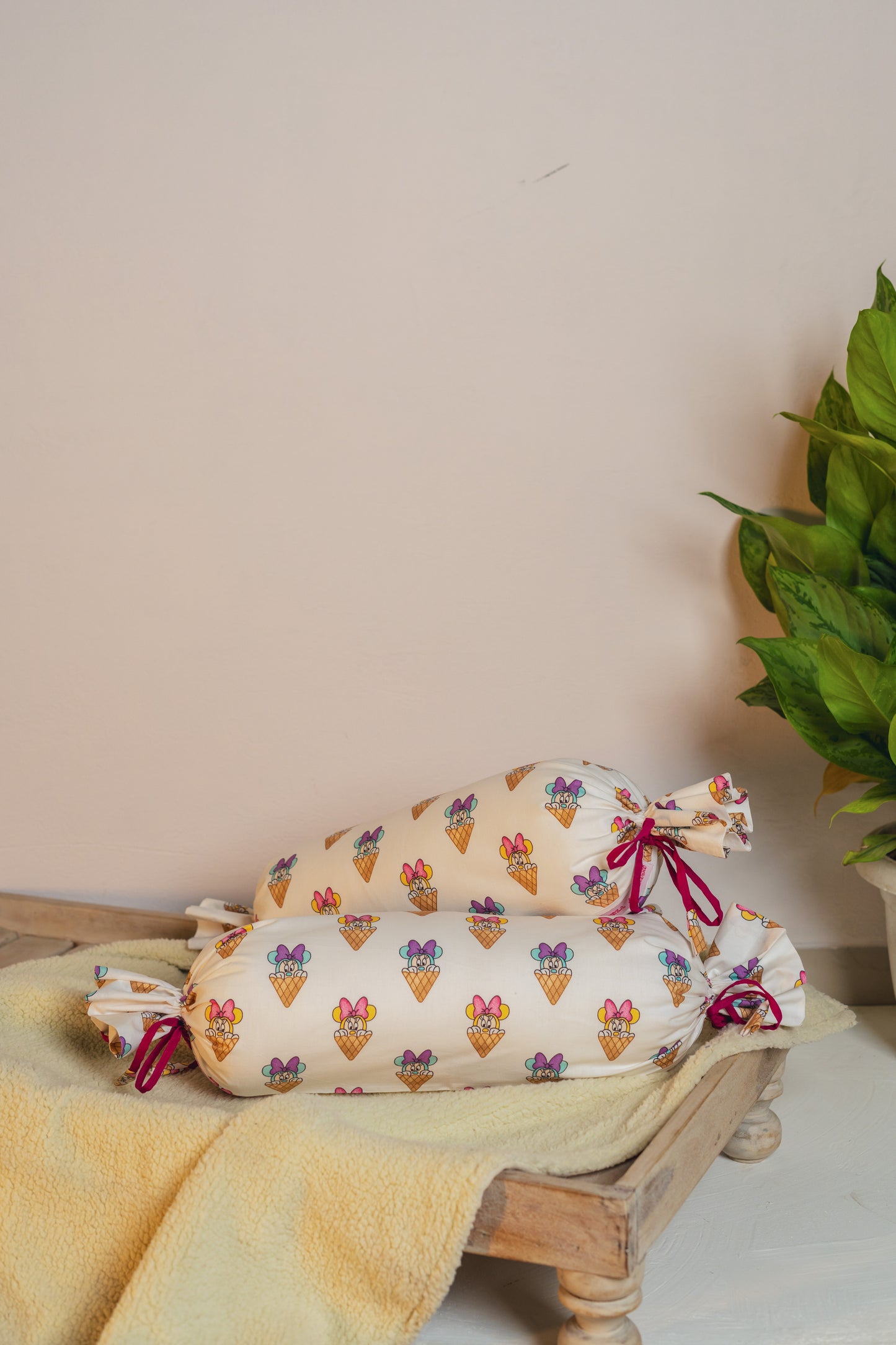Minnie Scoop Bolster Cover