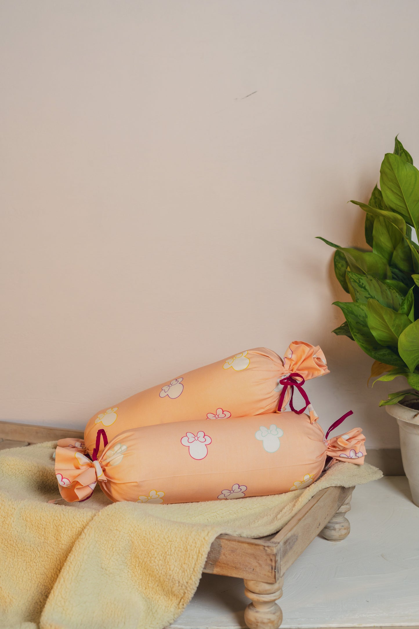 Minnie Silhouette Bolster Cover