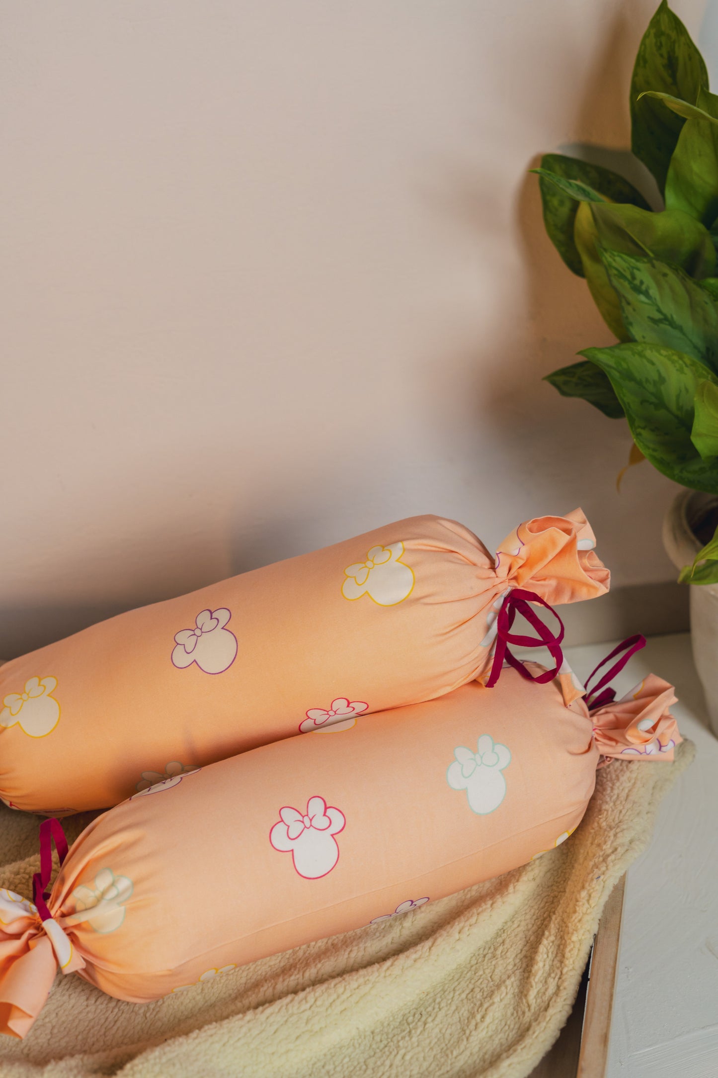 Minnie Silhouette Bolster Cover