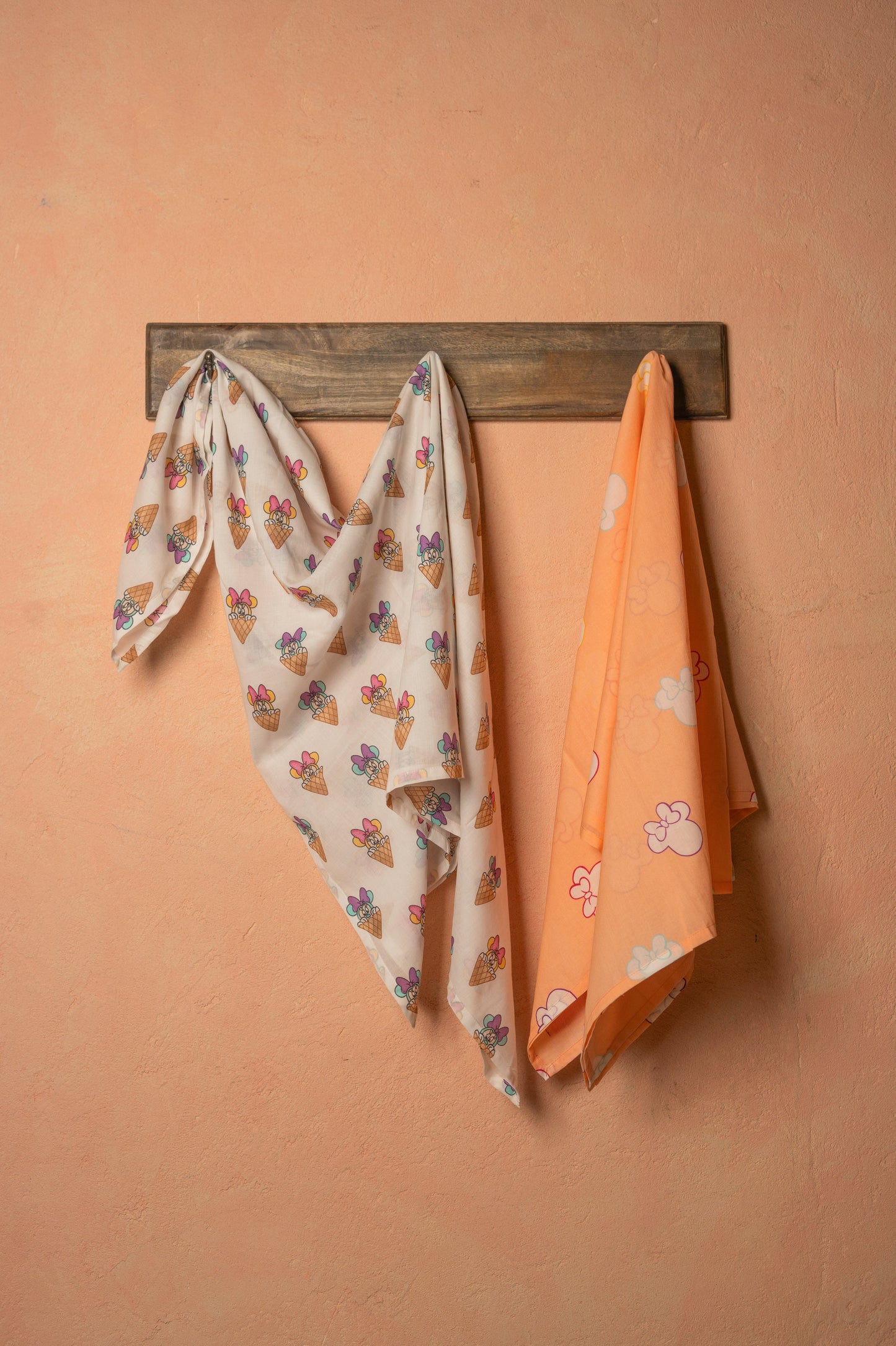 Minnie Scoop Swaddle